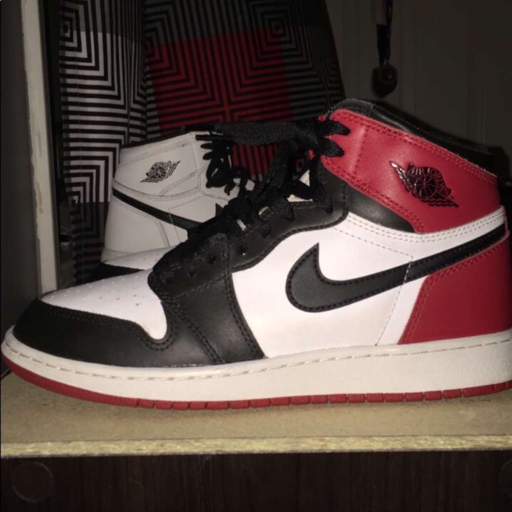 Shoes - Picture 2 of 5